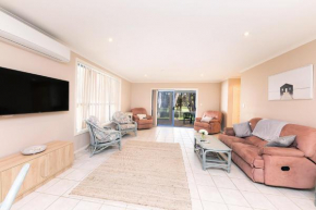 The Fairways 5, Forster